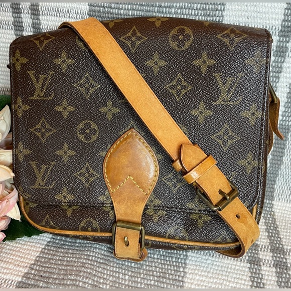 Louis Vuitton Monogram Cartouchiere MM - Picture 2 of 12